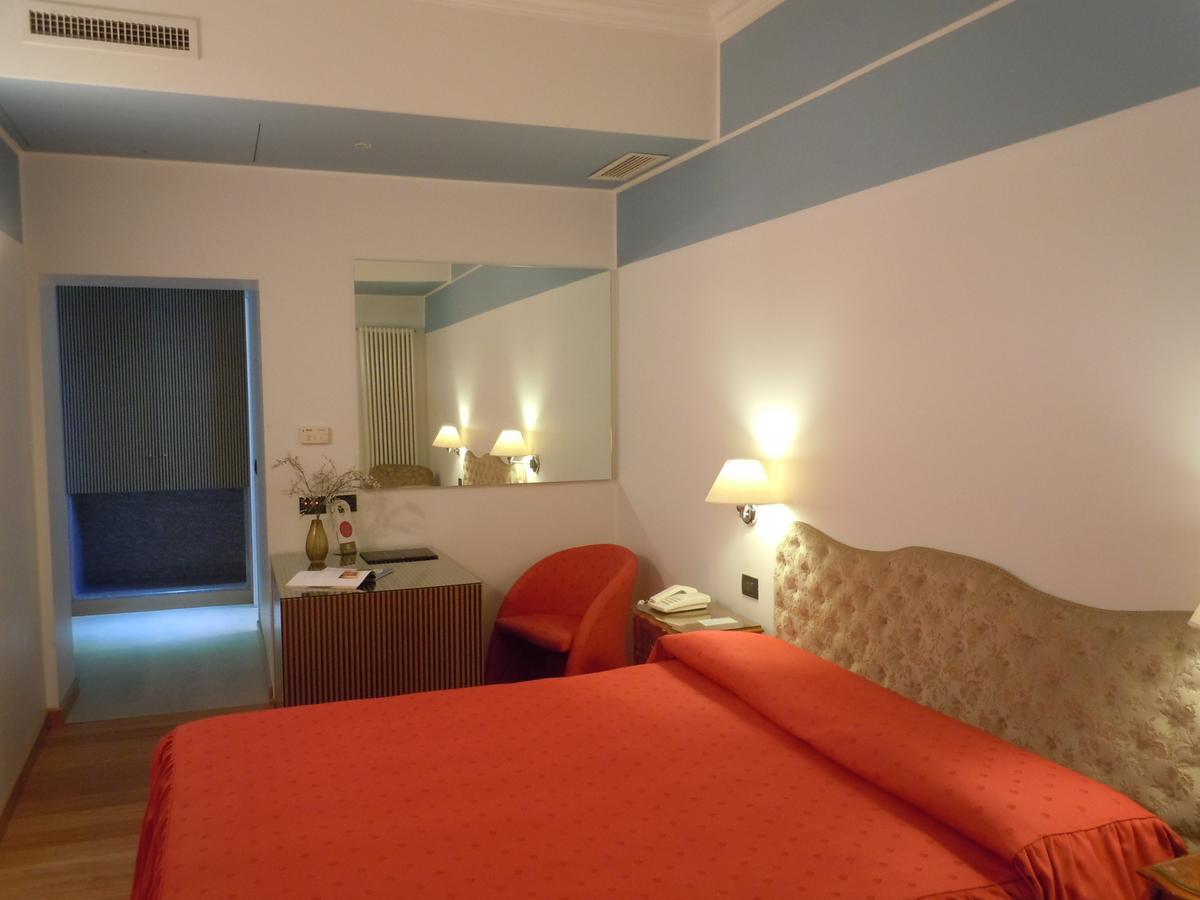 קומו Hotel Metropole Suisse מראה חיצוני תמונה